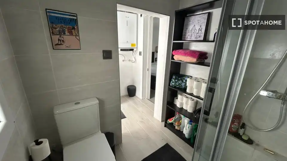 Badezimmer von Wohnungen zur untervermieten in Villajoyosa / La Vila Joiosa mit Klimaanlage, Terrasse und Möbliert
