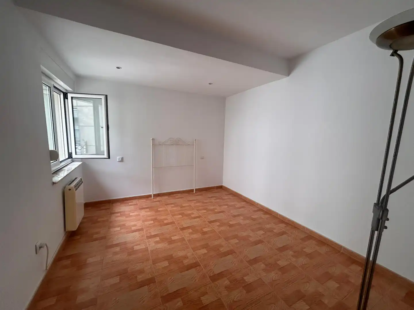 Flat for rent in Gijón - CL DANIEL CERRA, La Calzada