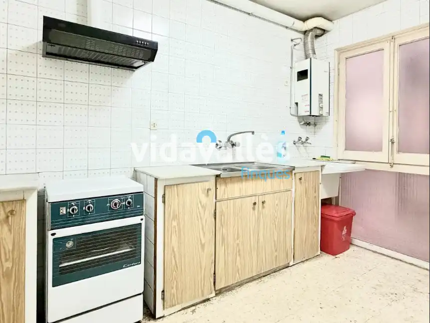 Cocina de Piso en venta en Cardedeu con Calefacción, Trastero y Horno
