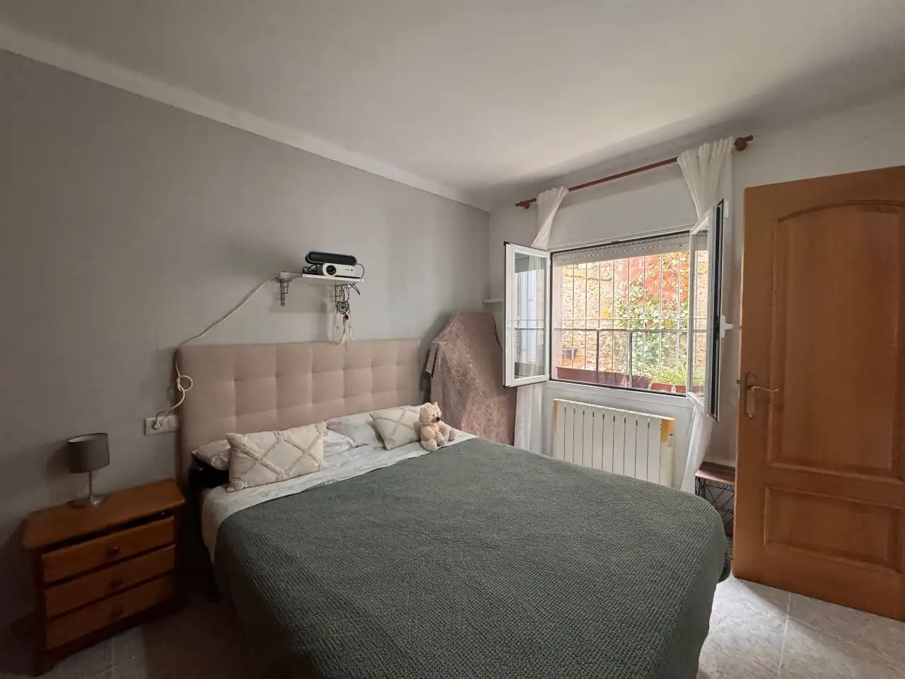 Schlafzimmer von Country house zum Verkauf in Jafre mit Heizung, Terrasse und Balkon
