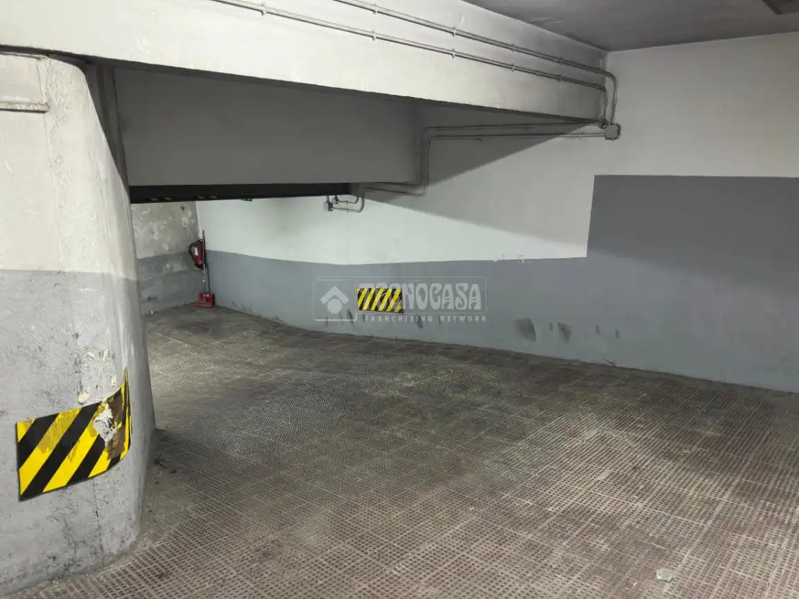 Parkplatz von Garage zum Verkauf in Madrid