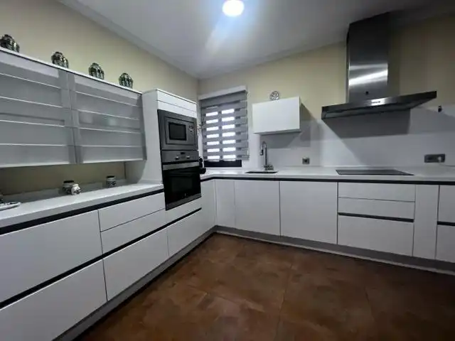Kitchen of Houses for rent in Algeciras  with Air Conditioner, Heating and Alarm