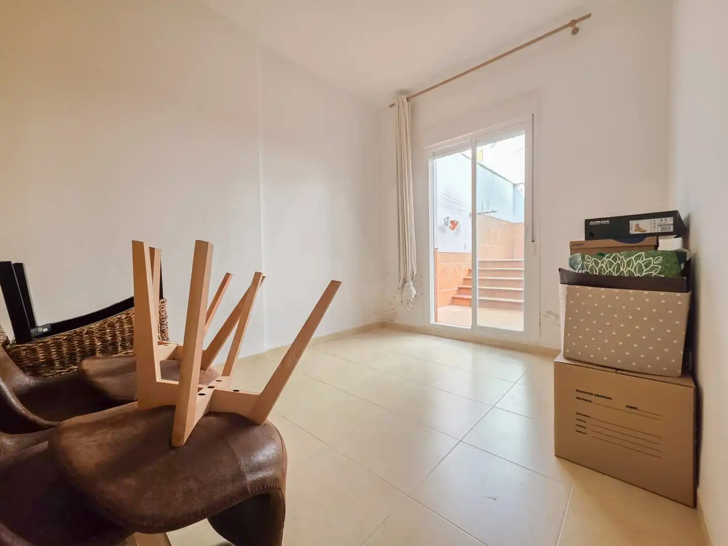 Sala de estar de Casa adosada en venta en Lucena con Aire acondicionado