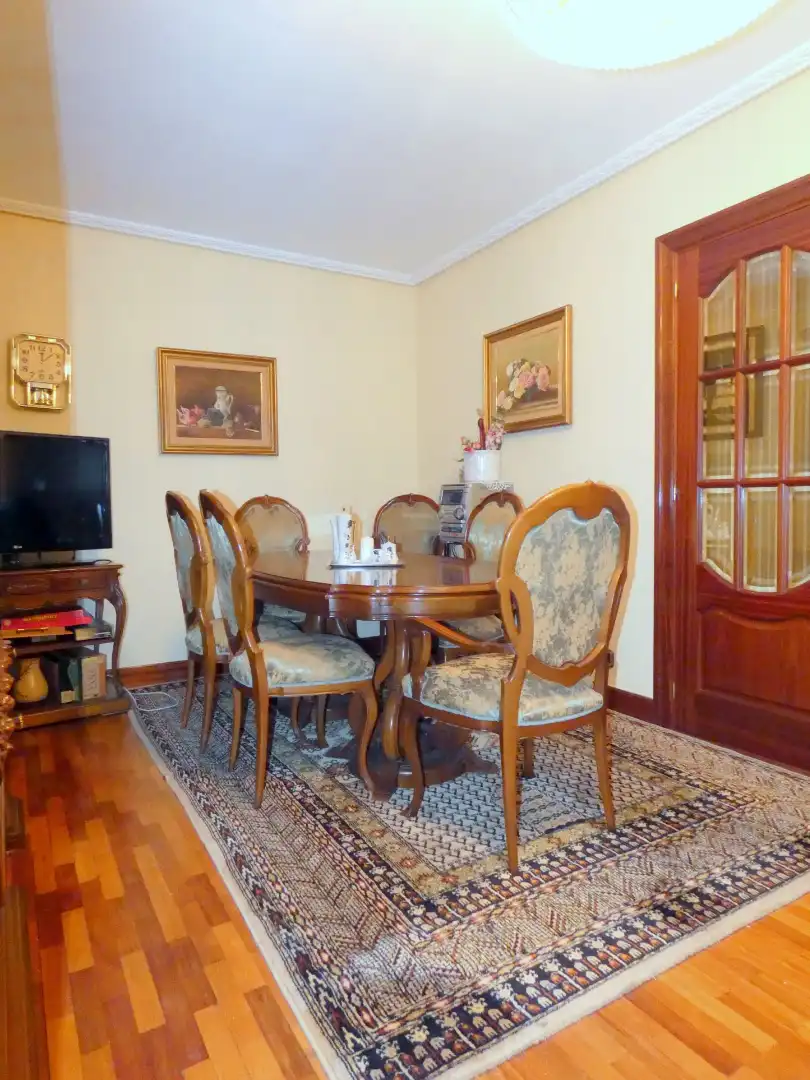 Flat for sale in Karmelo Kalea, Santutxu - Basarrate