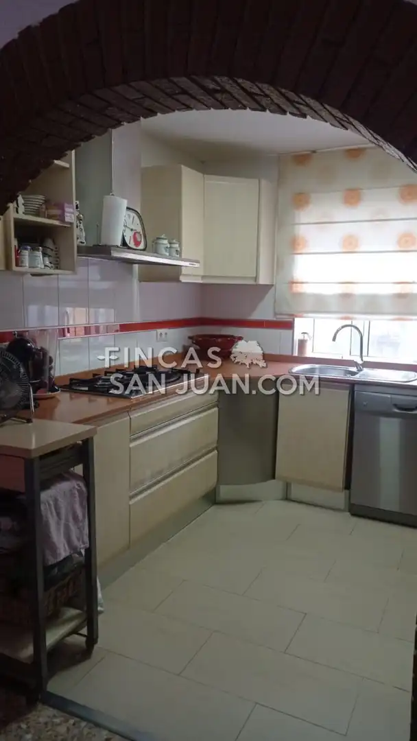 Cuina de Casa o xalet en venda en Alicante / Alacant amb Terrassa i Piscina