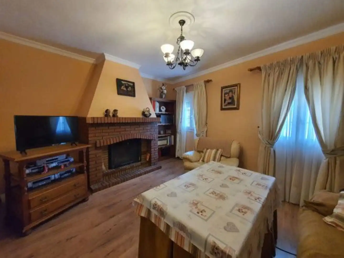 Living room of Commercial properties for sale in Yunquera  with Air Conditioner