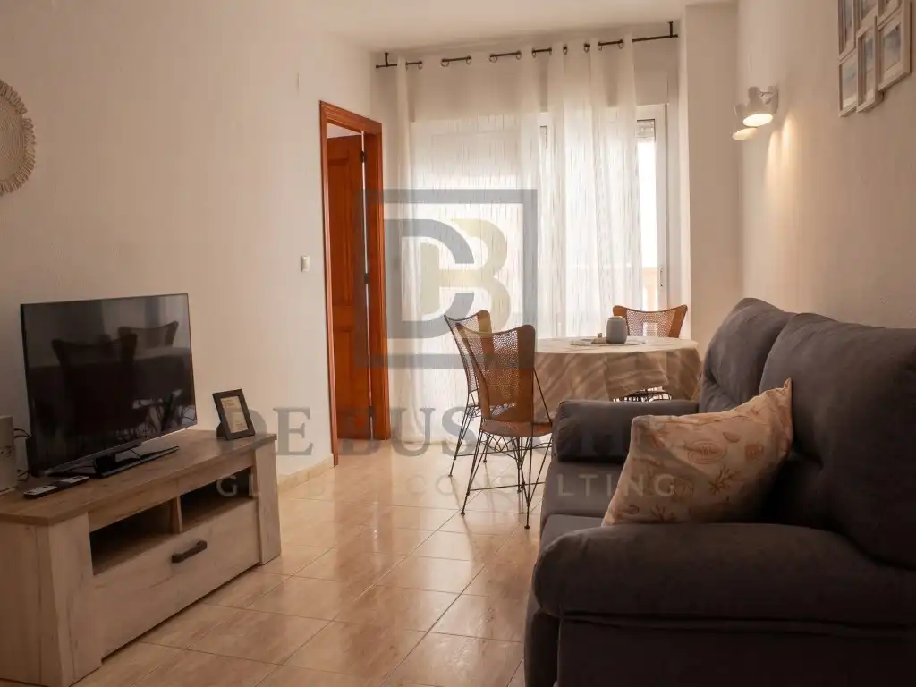 Sala de estar de Piso de alquiler en Torrevieja con Piscina, Amueblado y Lavadora