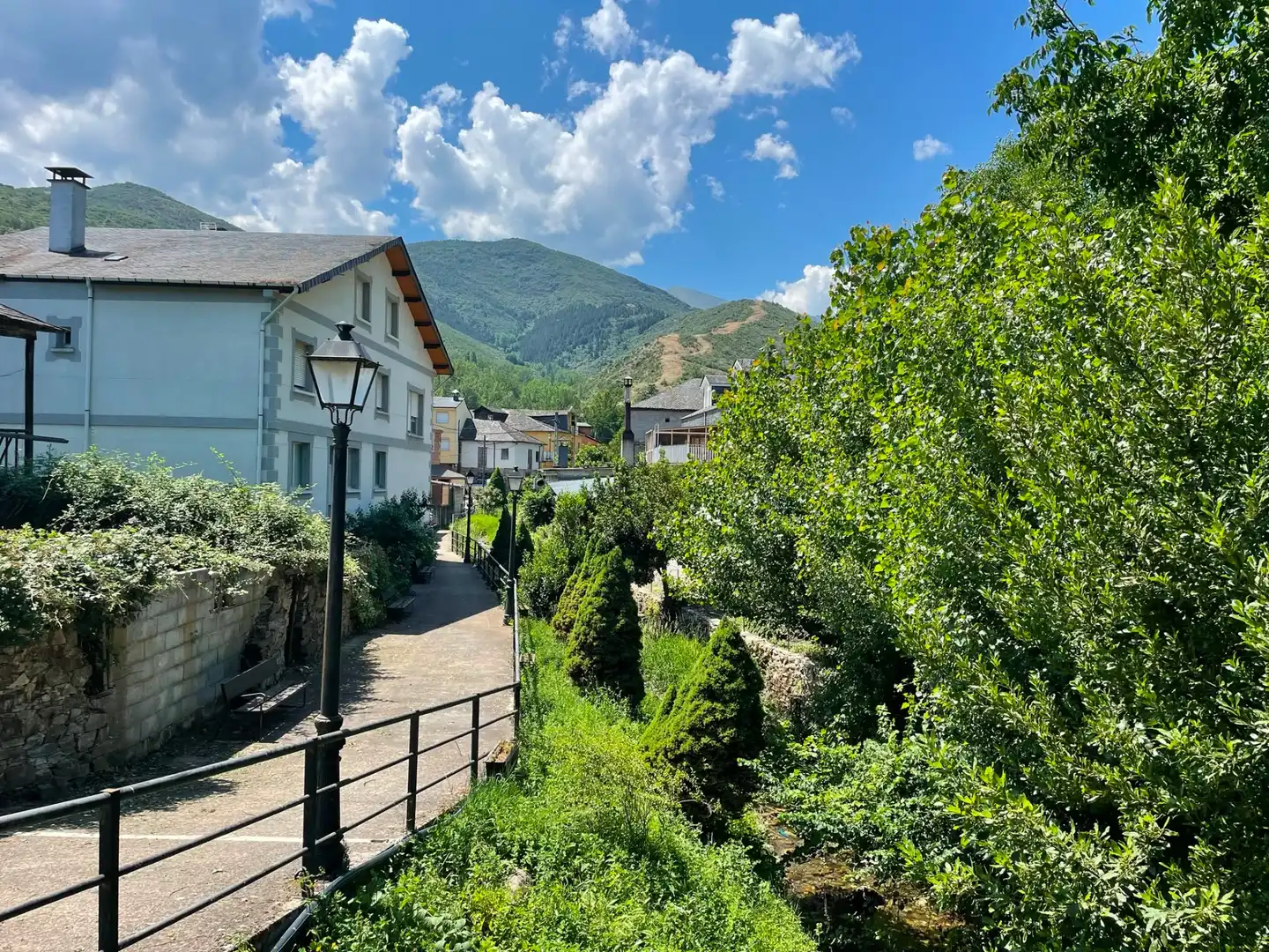 Vista exterior de Finca rústica en venda en Ponferrada