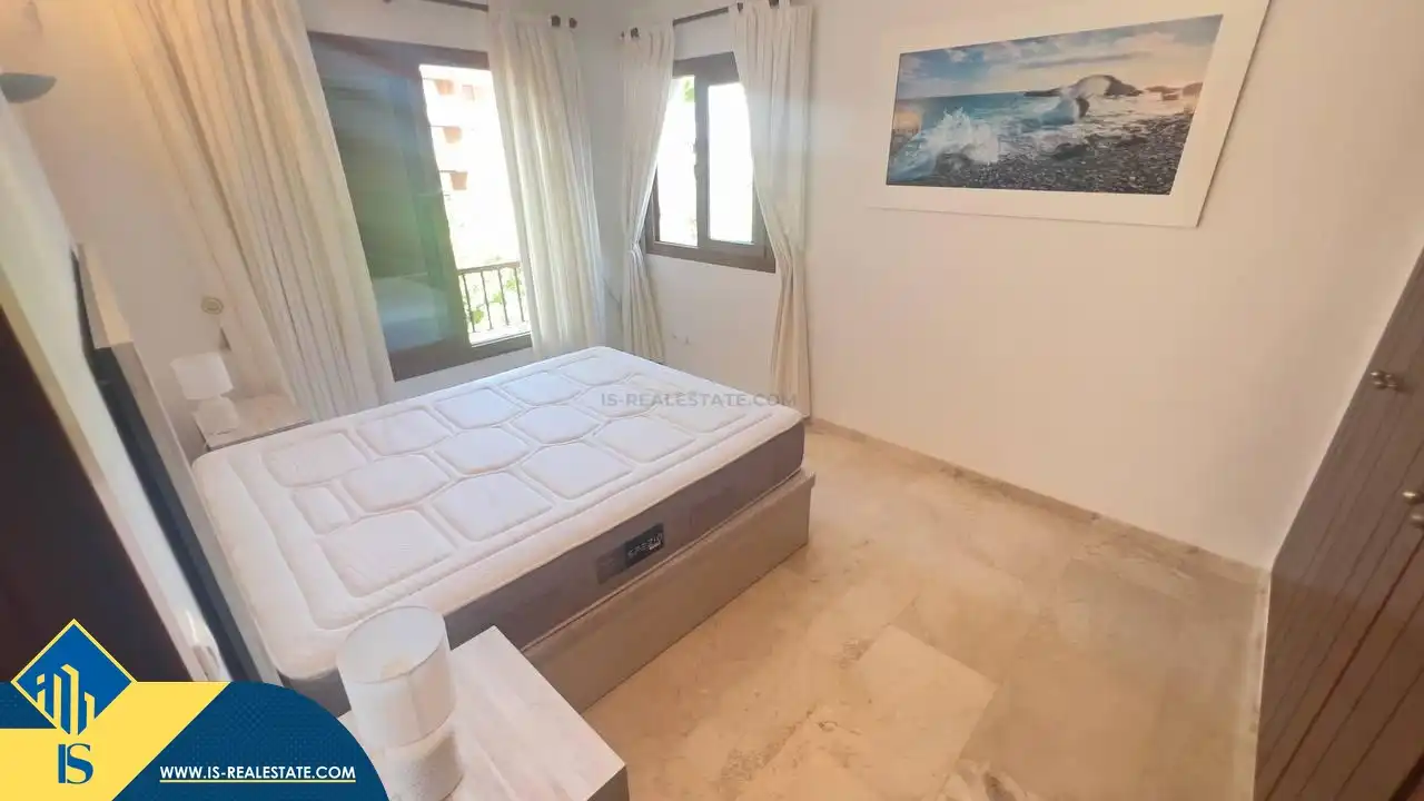 Dormitori de Pis de lloguer en Torrevieja amb Terrassa, Moblat i Forn