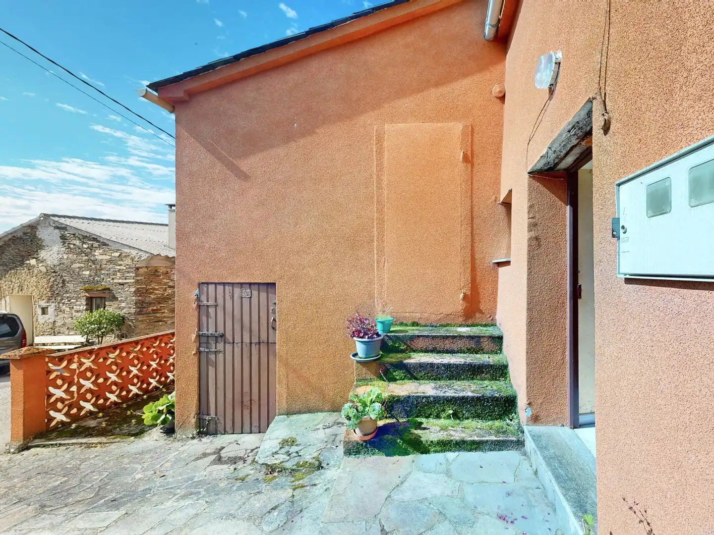 Exterior view of Houses for sale in Trabada  with Storage room