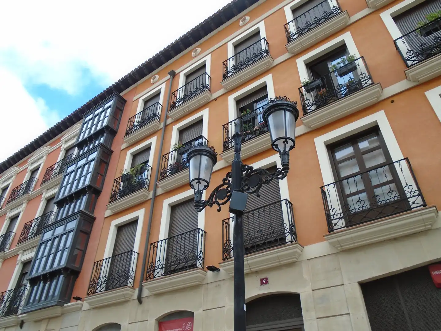 Vista exterior de Apartamento de alquiler en  Logroño con Aire acondicionado, Calefacción y Parquet