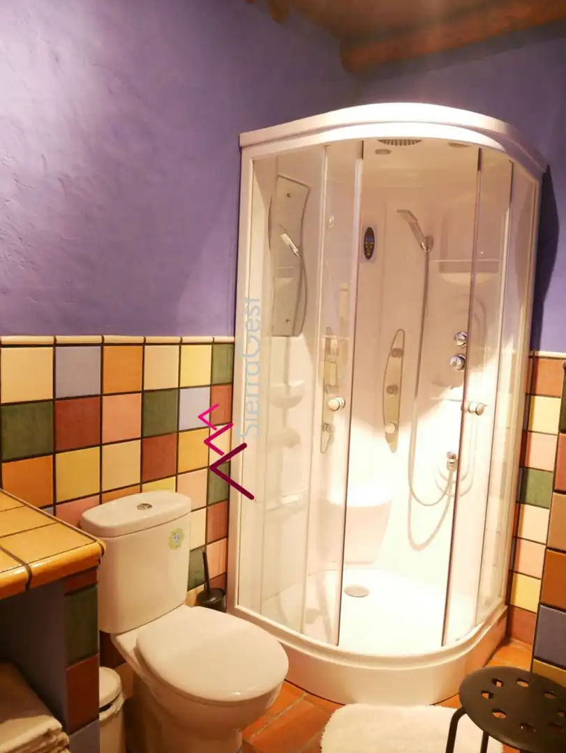 Baño de Edificio en venta en Ubrique