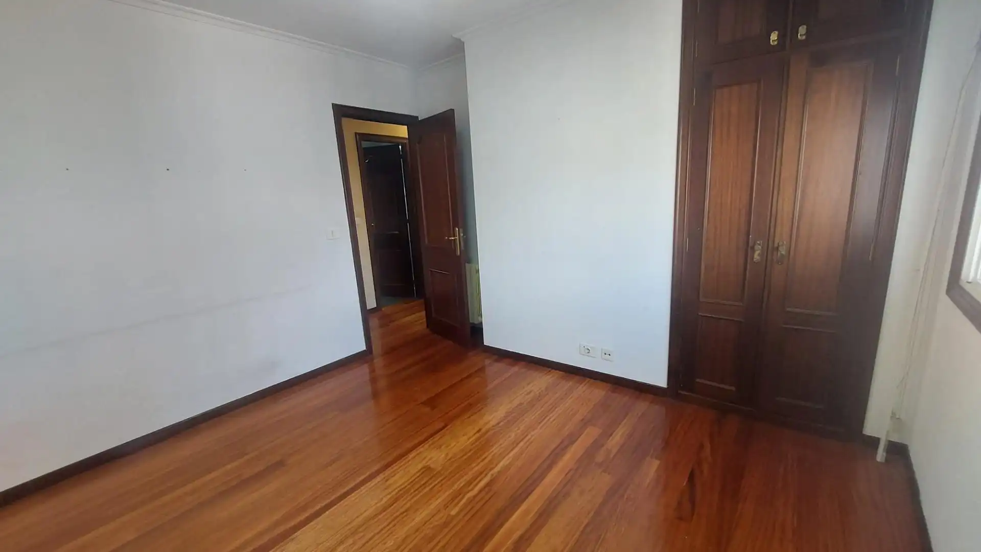 Bedroom of Flat for sale in Vigo   with Heating, Parquet flooring and Storage room