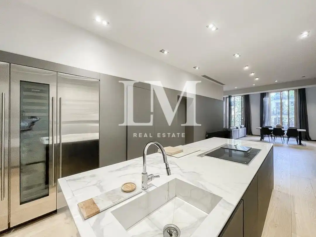 Cuina de Apartament de lloguer en Barcelona amb Aire condicionat, Calefacció i Moblat