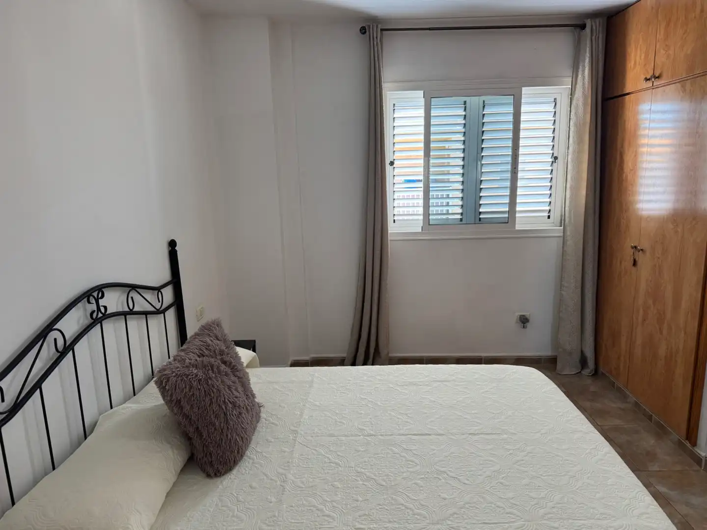 Habitación de Piso de alquiler en San Bartolomé de Tirajana con Amueblado, Lavadora y Balcón