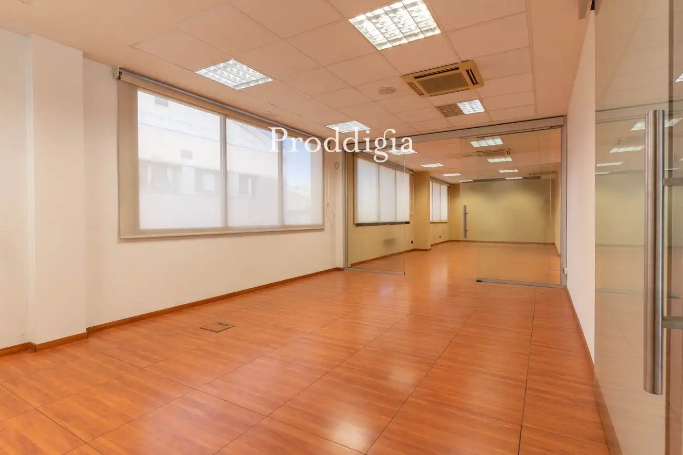 Büro zur Miete in Sant Cugat del Vallès mit Klimaanlage und Heizung