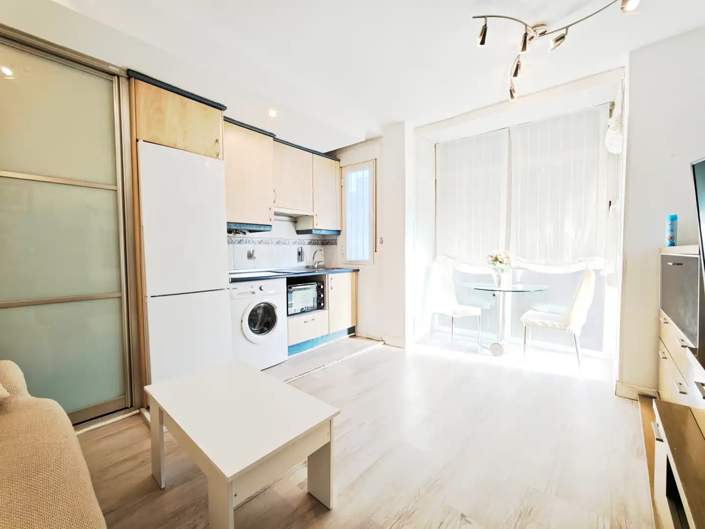 Cocina de Piso de alquiler en Madrid con Aire acondicionado, Terraza y Trastero