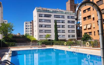 Piscina de Àtic en venda en  Madrid Capital amb Aire condicionat, Calefacció i Parquet