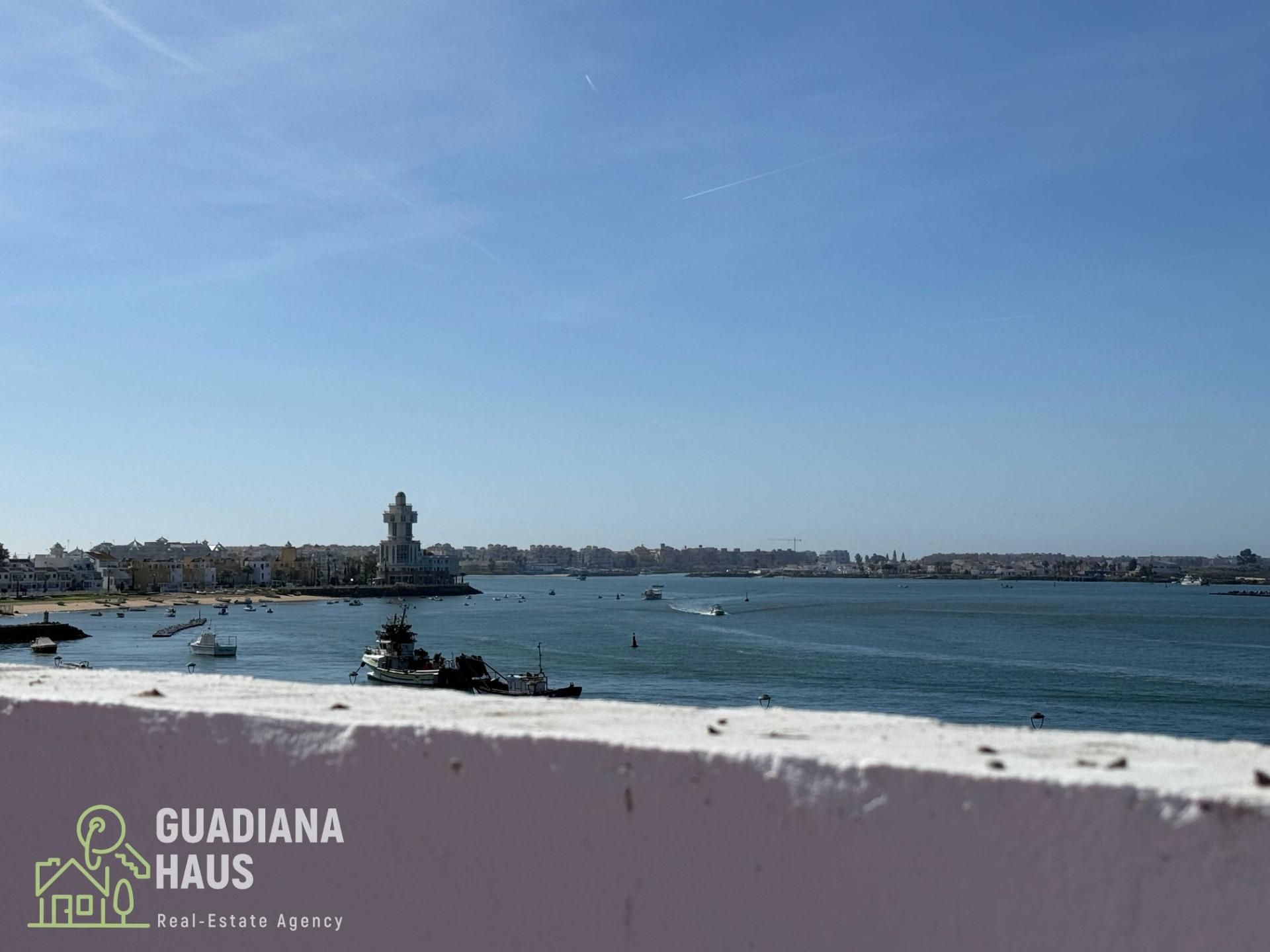 Außenansicht von Wohnungen zum verkauf in Isla Cristina mit Terrasse und Abstellraum