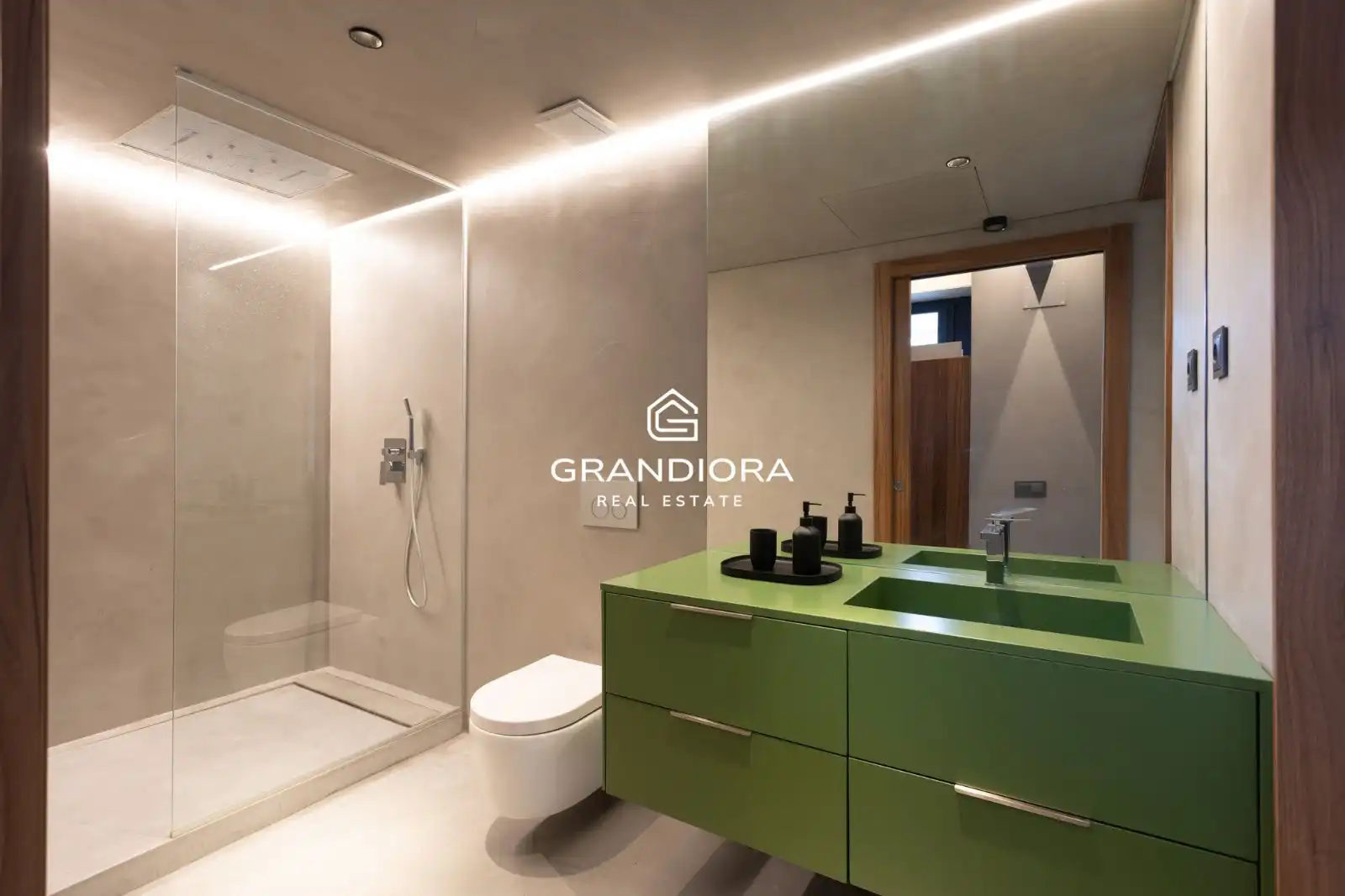 Bathroom of Flat for rent in Barcelona  with Air Conditioner, Terrace and Furnished