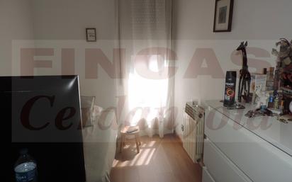 Dormitori de Pis en venda en Cerdanyola del Vallès amb Calefacció, Parquet i Balcó