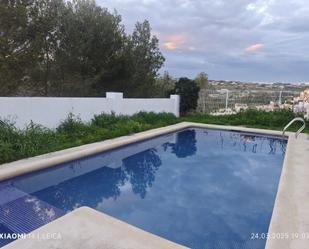 Piscina de Casa adosada de lloguer en Calpe / Calp amb Aire condicionat, Terrassa i Moblat
