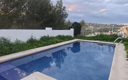 Piscina de Casa adosada de lloguer en Calpe / Calp amb Aire condicionat, Terrassa i Moblat