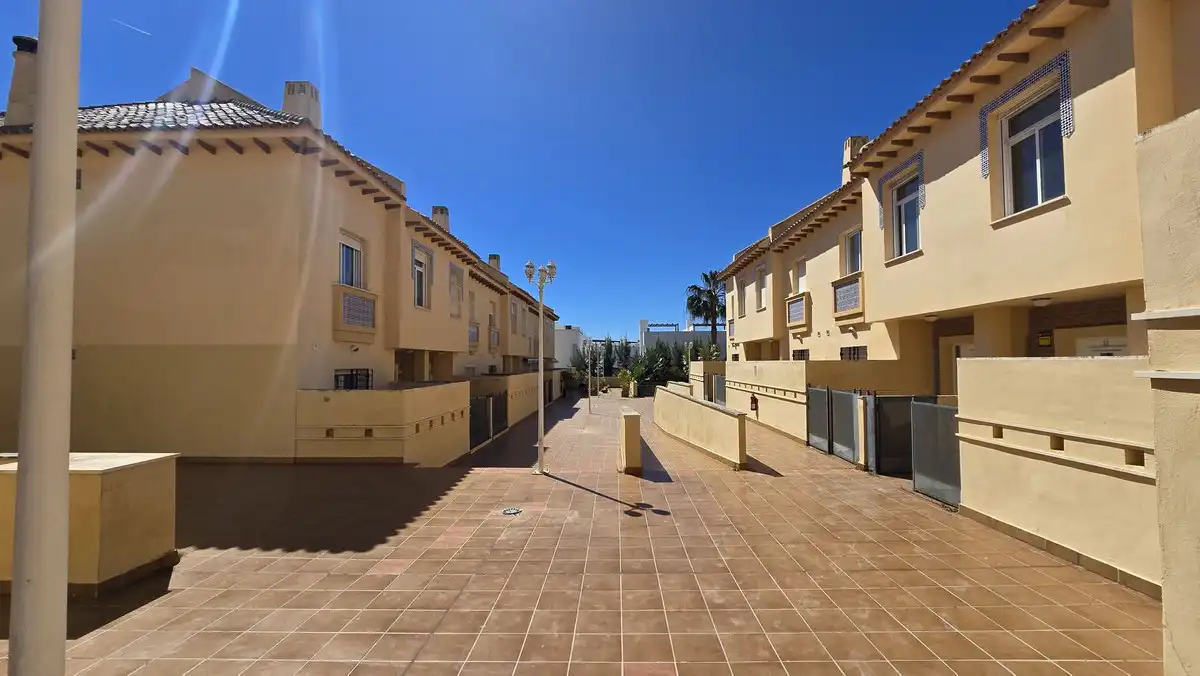 Adossat amb piscina en venda a adarve de calypso, imagen 11