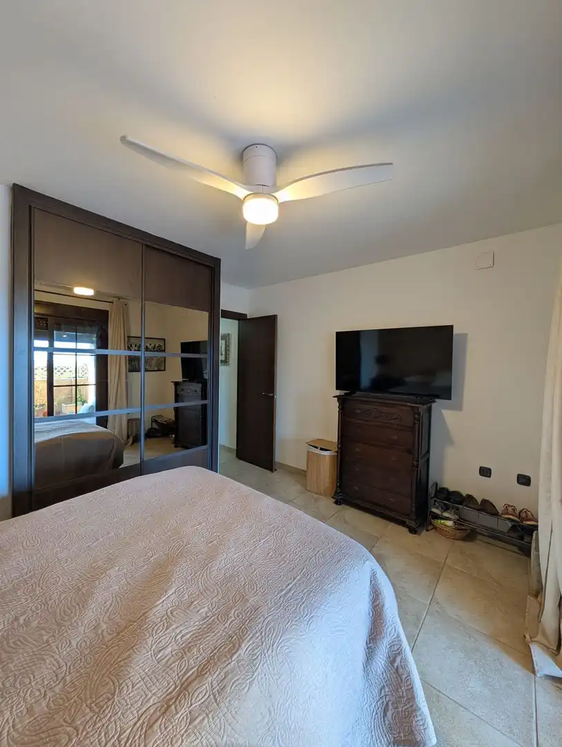 Habitación de Planta baja de alquiler en Estepona con Terraza y Se aceptan mascotas
