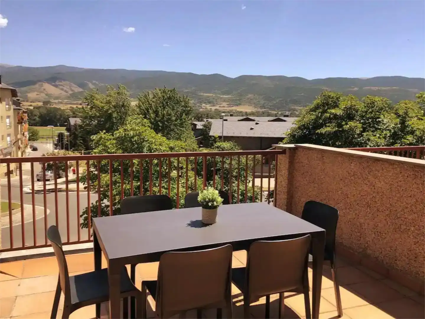 Terrasse von Einfamilien-Reihenhaus zur Miete in Puigcerdà mit Balkon