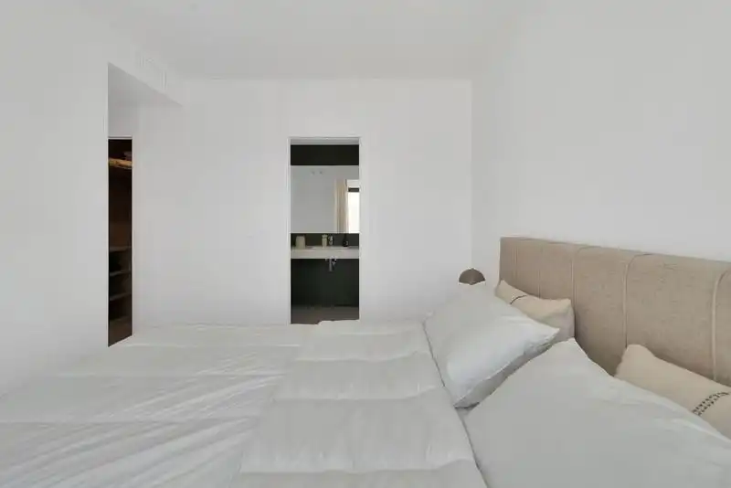 Habitación de Casa adosada de alquiler en Estepona con Aire acondicionado, Jardín privado y Terraza