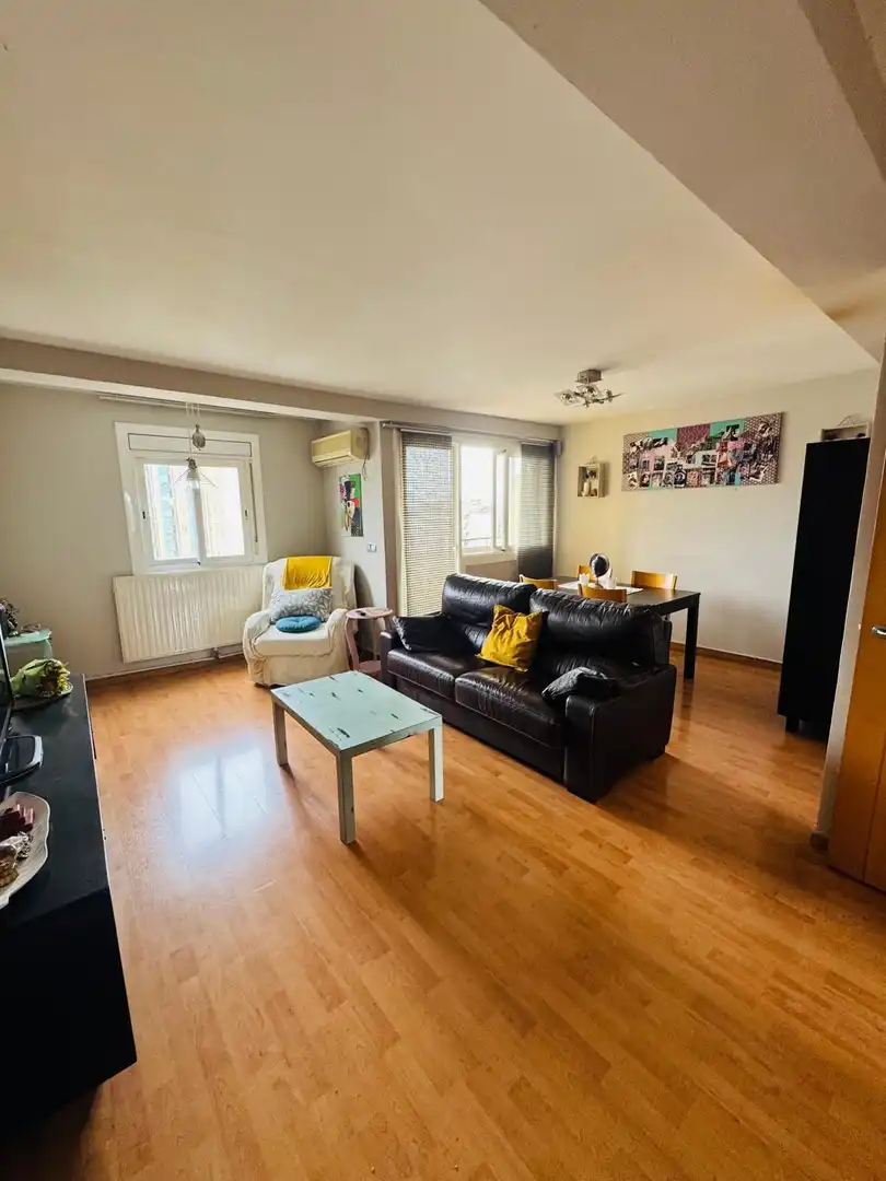 Piso con terraza en venta en Badia del Vallès, imagen 3