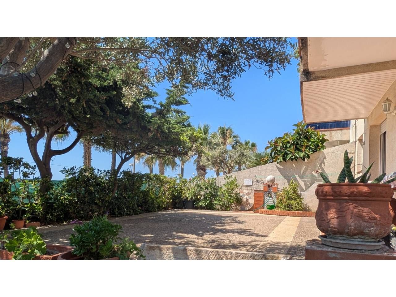 Exterior view of House or chalet for sale in Vilanova i la Geltrú  with Private garden and Terrace