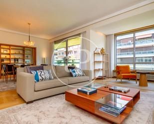 Living room of Flat to rent in  Madrid Capital  with Air Conditioner, Heating and Terrace