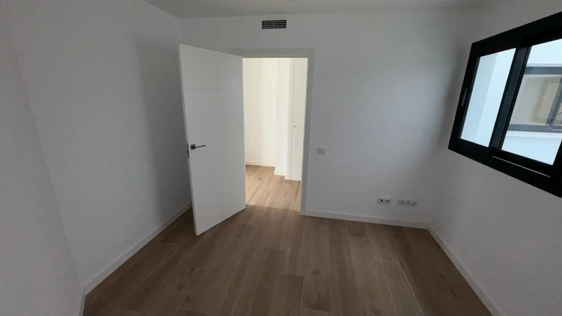 Bedroom of Flat for sale in Pineda de Mar  with Air Conditioner, Heating and Parquet flooring