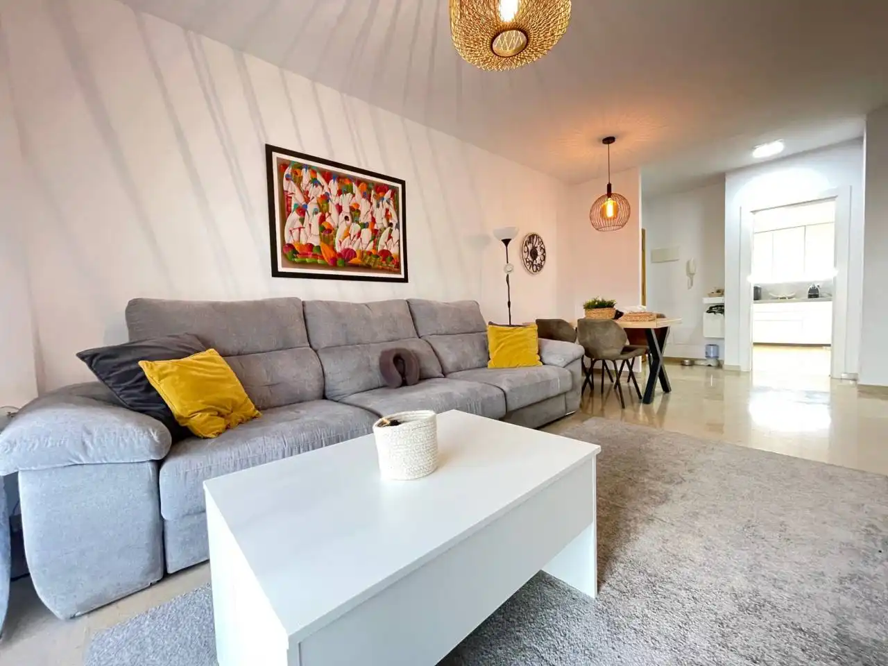 Sala de estar de Piso de alquiler en Estepona con Aire acondicionado, Calefacción y Terraza