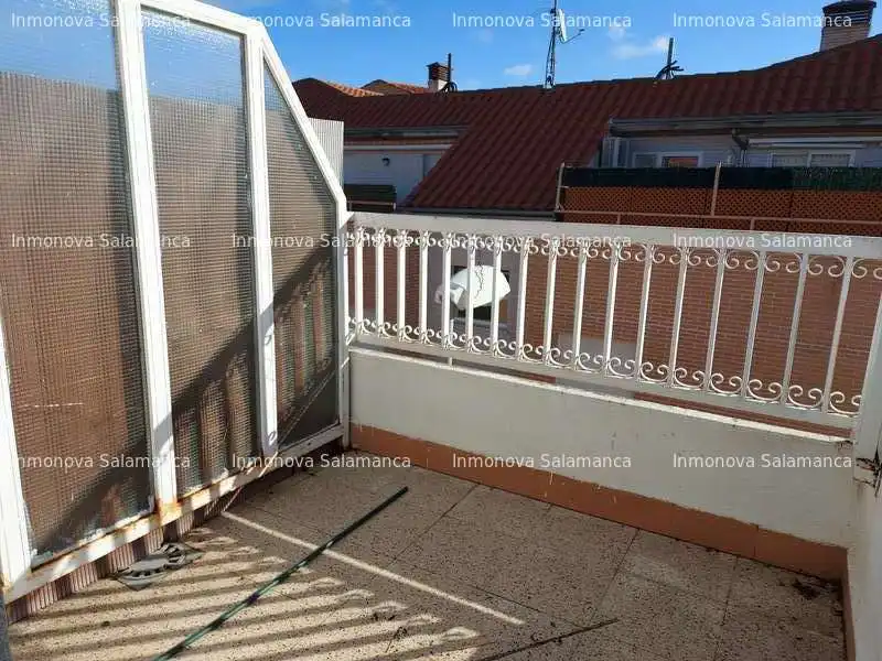 Attic for rent in Pizarrales