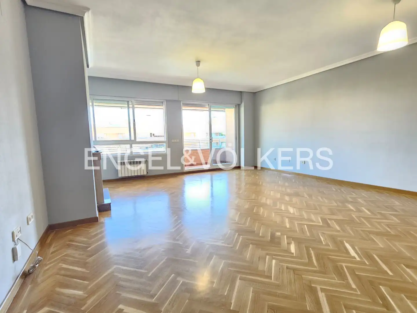 Sala d'estar de Àtic de lloguer en Pozuelo de Alarcón amb Aire condicionat, Calefacció i Parquet