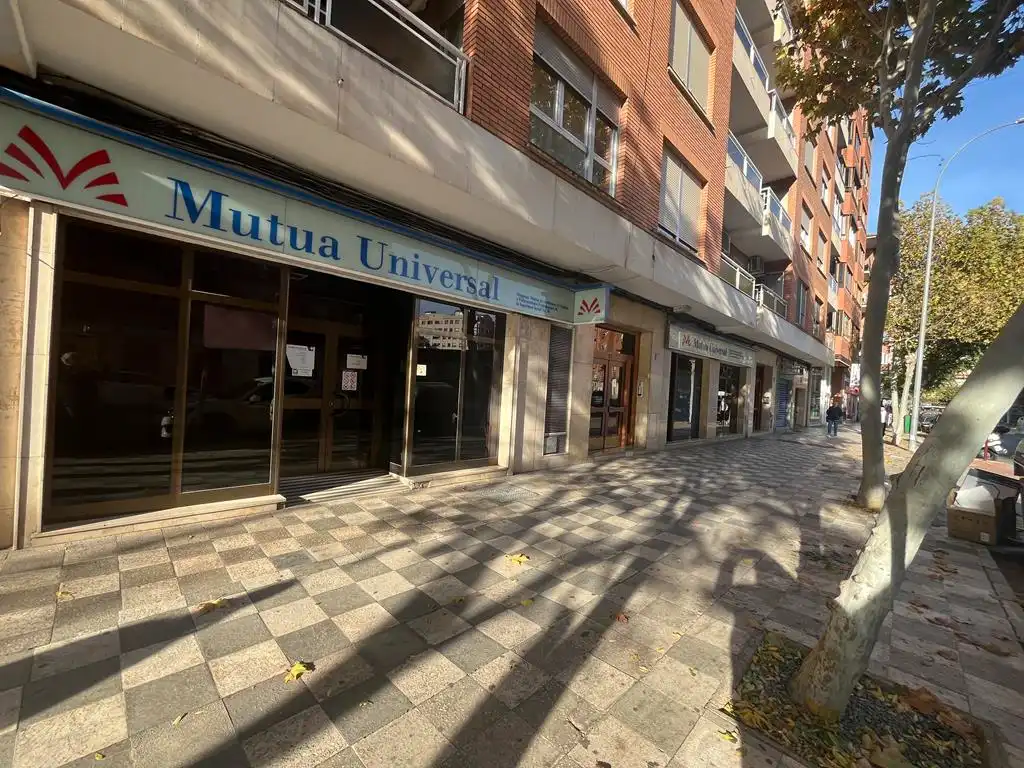 Local comercial en venda a Avenida Arquitecto Julio Carrilero, imagen 15