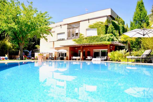 Casa-chalet en Alquiler en Paradores en La Florida -  El  Plantío