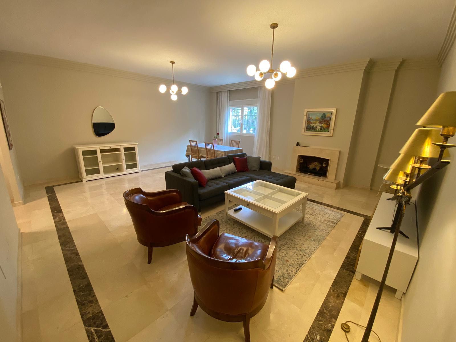 Sala d'estar de Apartament de lloguer en Marbella