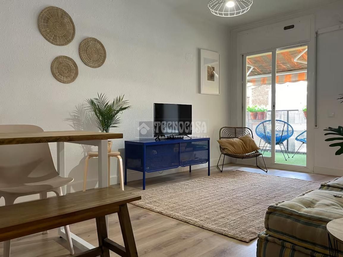 Living room of Flat for sale in Sant Adrià de Besòs  with Air Conditioner, Terrace and Balcony