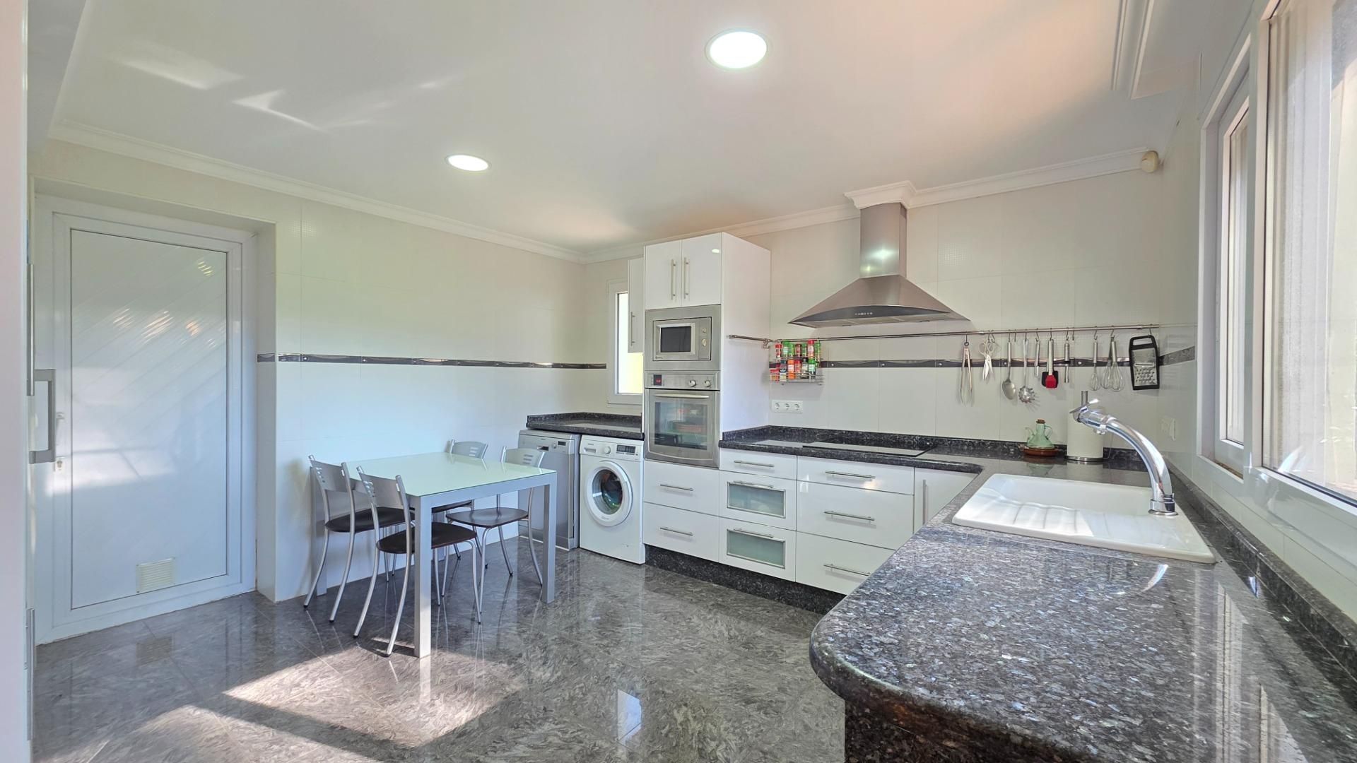 Cocina de Casa o chalet en venta en Palma de Gandia con Aire acondicionado, Calefacción y Jardín privado