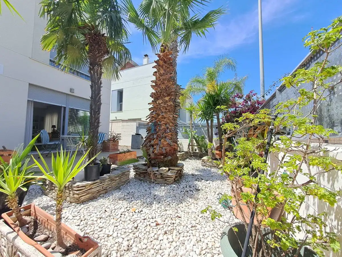 Maison mitoyenne avec terrasse à vendre à Heliópolis, imagen 3