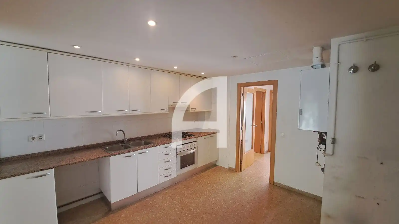 Cocina de Piso en venta en Terrassa con Calefacción, Terraza y Trastero