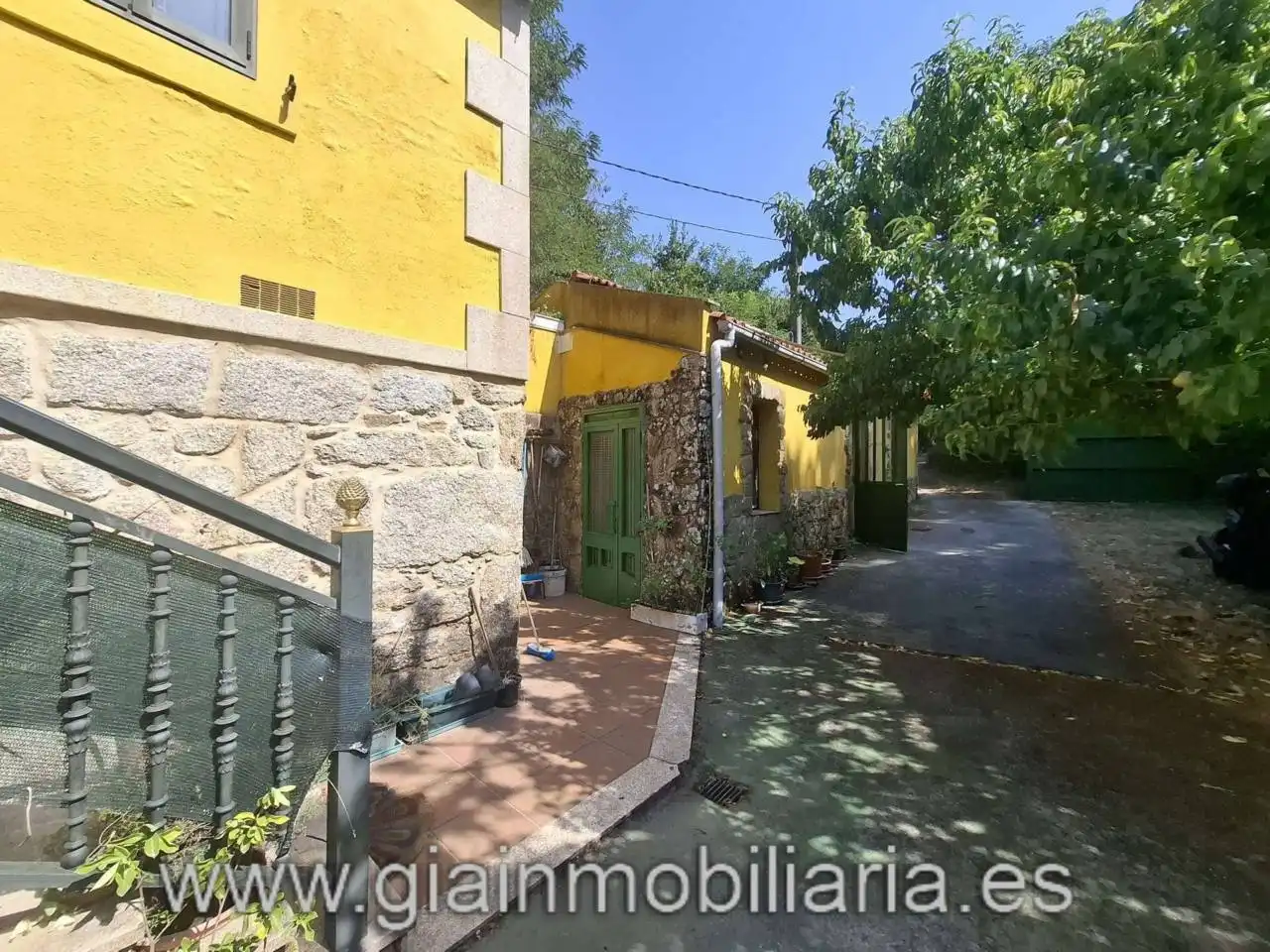 Casa con jardín en venta en Calle Angoares, imagen 4
