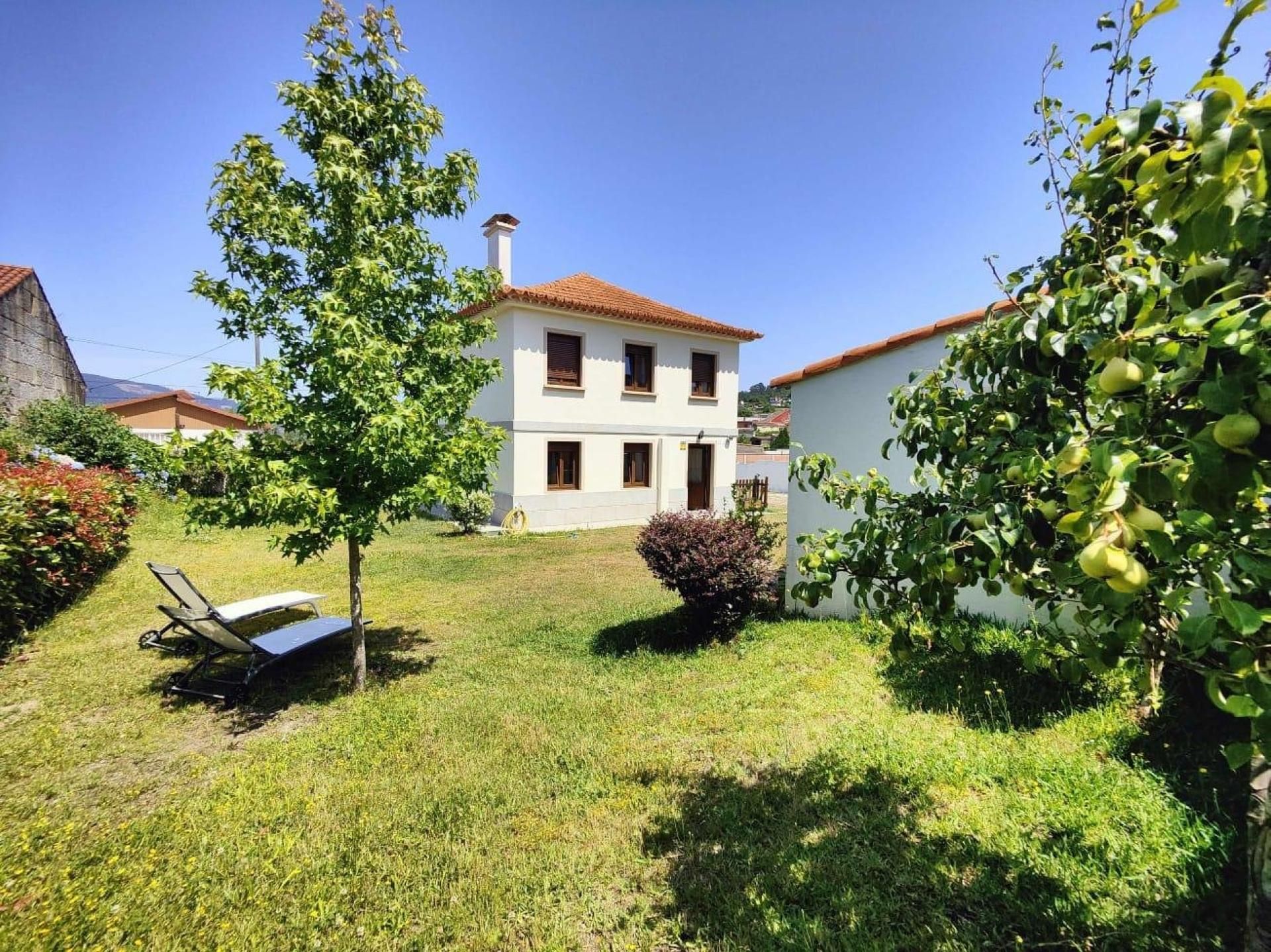 Exterior view of House or chalet for sale in Pontevedra Capital   with Air Conditioner, Heating and Terrace