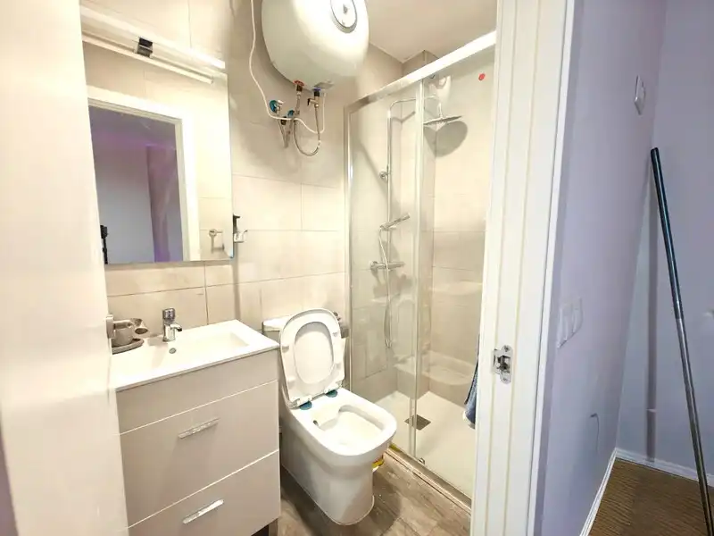 Baño de Piso en venta en Madrid con Aire acondicionado, Calefacción y Amueblado