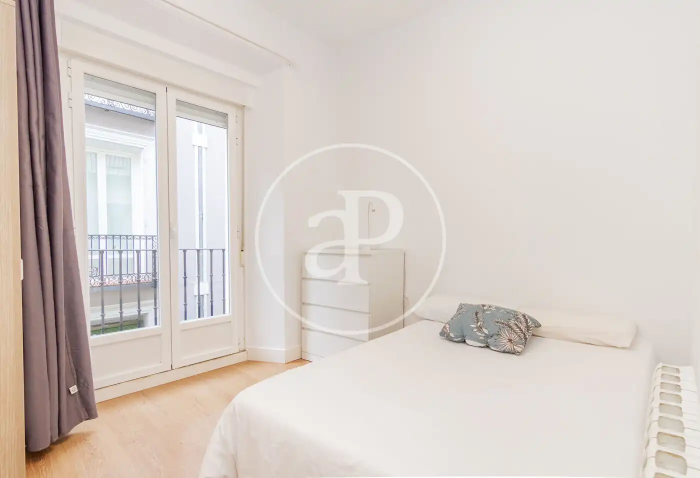 Bedroom of Flat for sale in Madrid  with Air Conditioner, Heating and Furnished