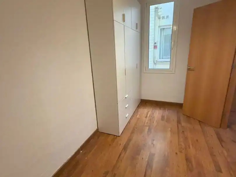 Dormitori de Apartament en venda en  Barcelona Capital amb Aire condicionat i Balcó